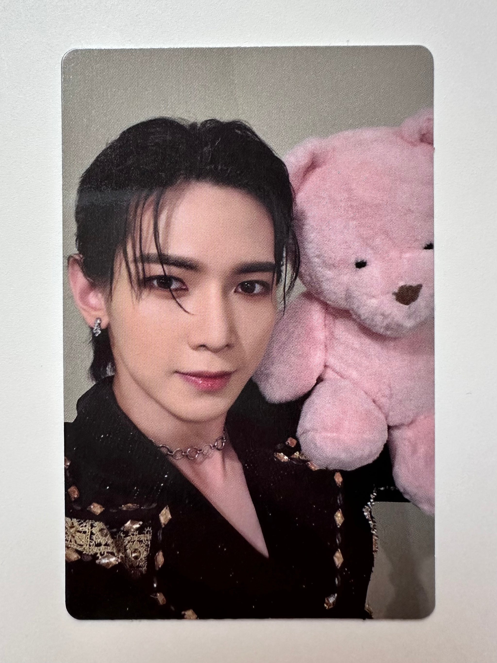 Mingi Hug ver orders photocard Target