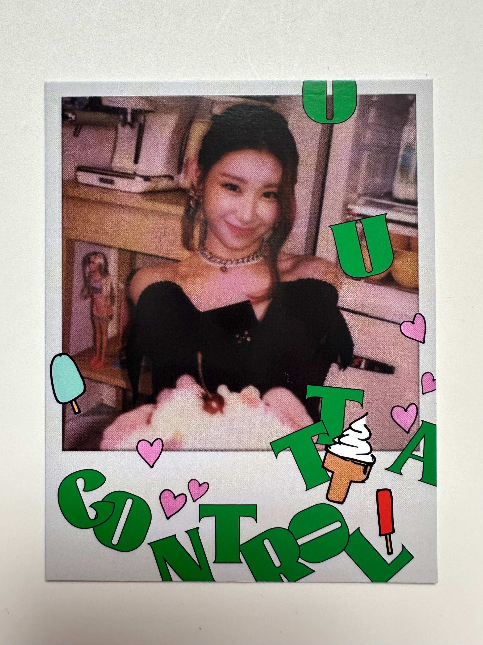 Itzy 'CRAZY IN LOVE' Album - Official Photo Cards/Misc Inclusions