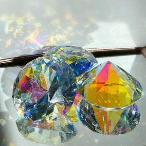 Open image in slideshow, Glass Diamond Paperweight
